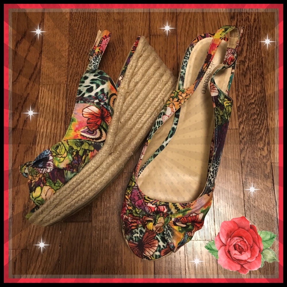 Dress Barn Wedge Peeptoe Floral Wedge Sandals 👡